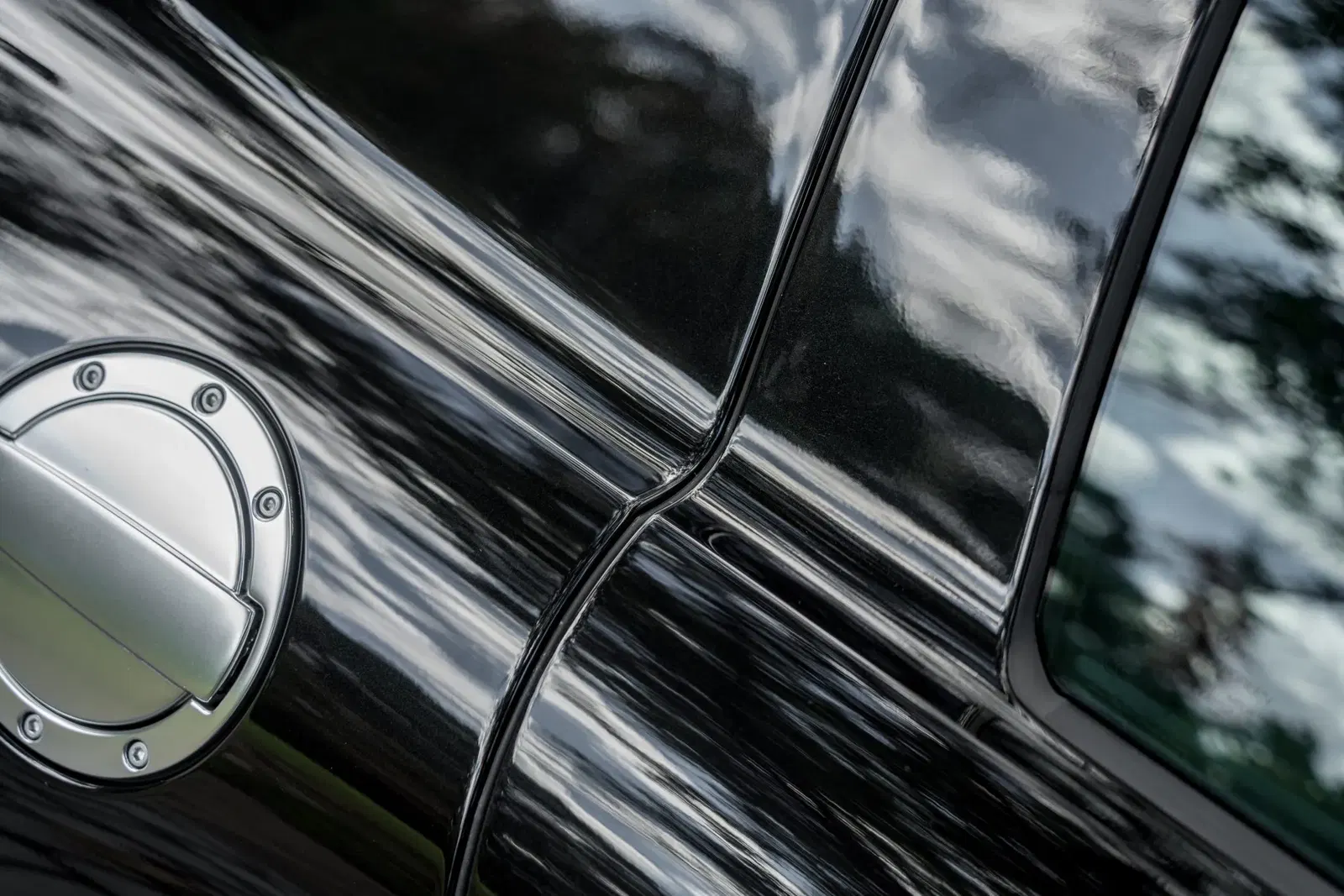 3,400-Mile 2013 Mercedes-Benz SLS AMG GT Coupe