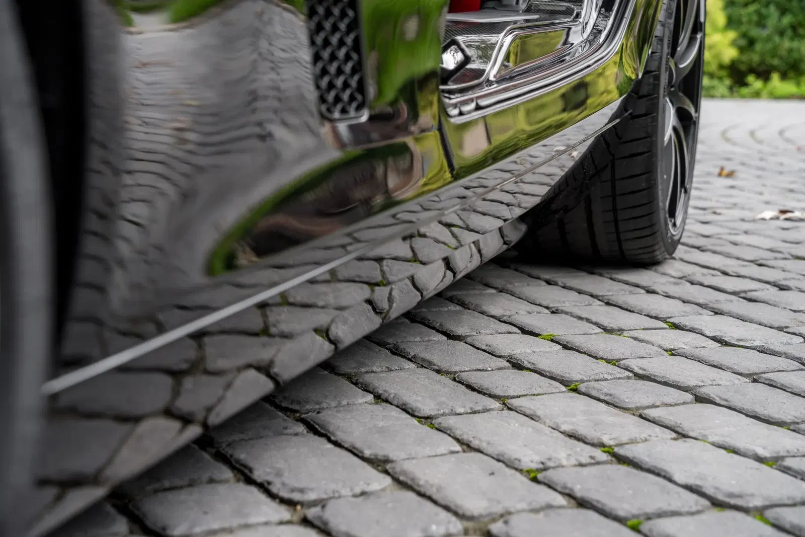 3,400-Mile 2013 Mercedes-Benz SLS AMG GT Coupe