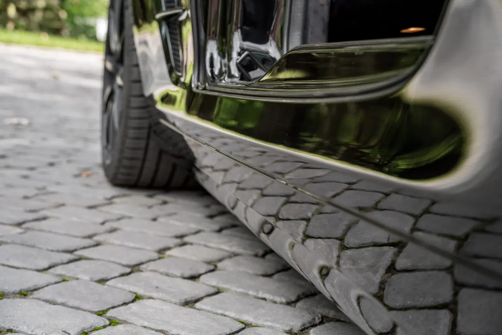 3,400-Mile 2013 Mercedes-Benz SLS AMG GT Coupe