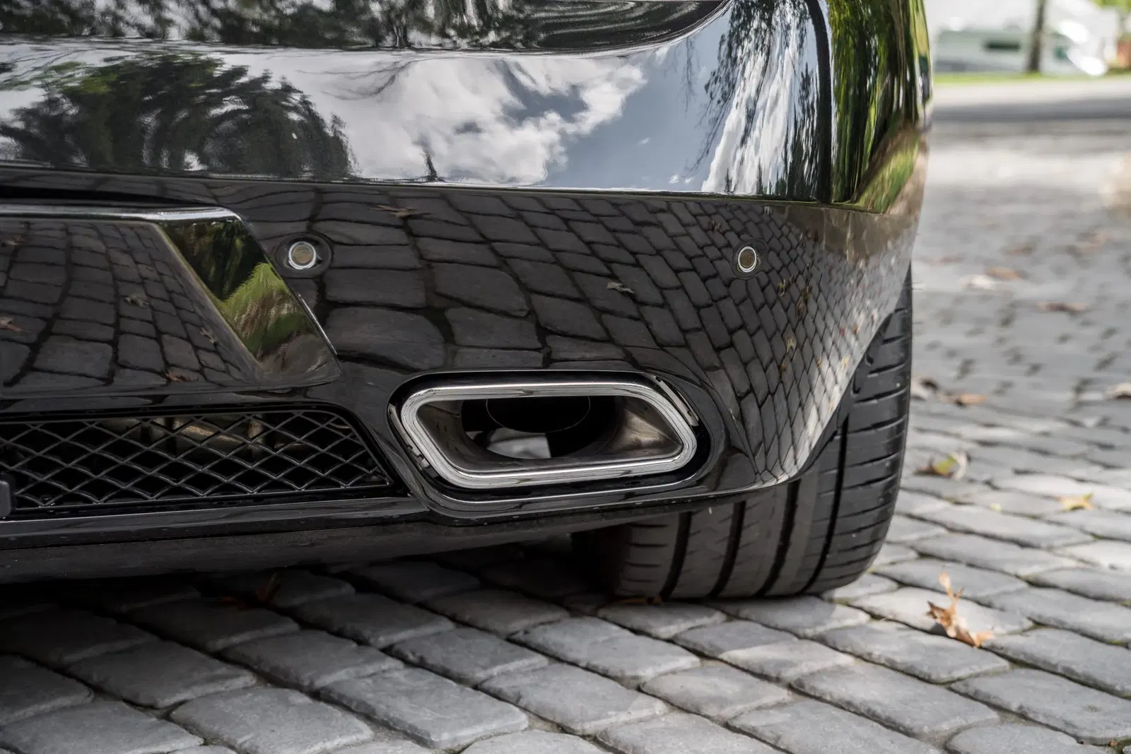 3,400-Mile 2013 Mercedes-Benz SLS AMG GT Coupe