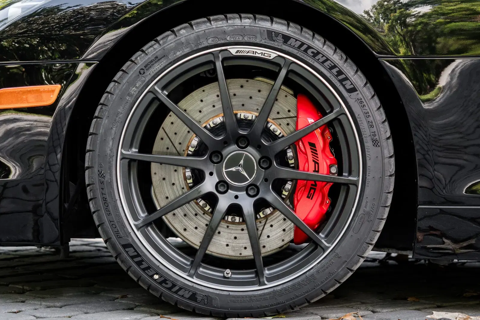 3,400-Mile 2013 Mercedes-Benz SLS AMG GT Coupe