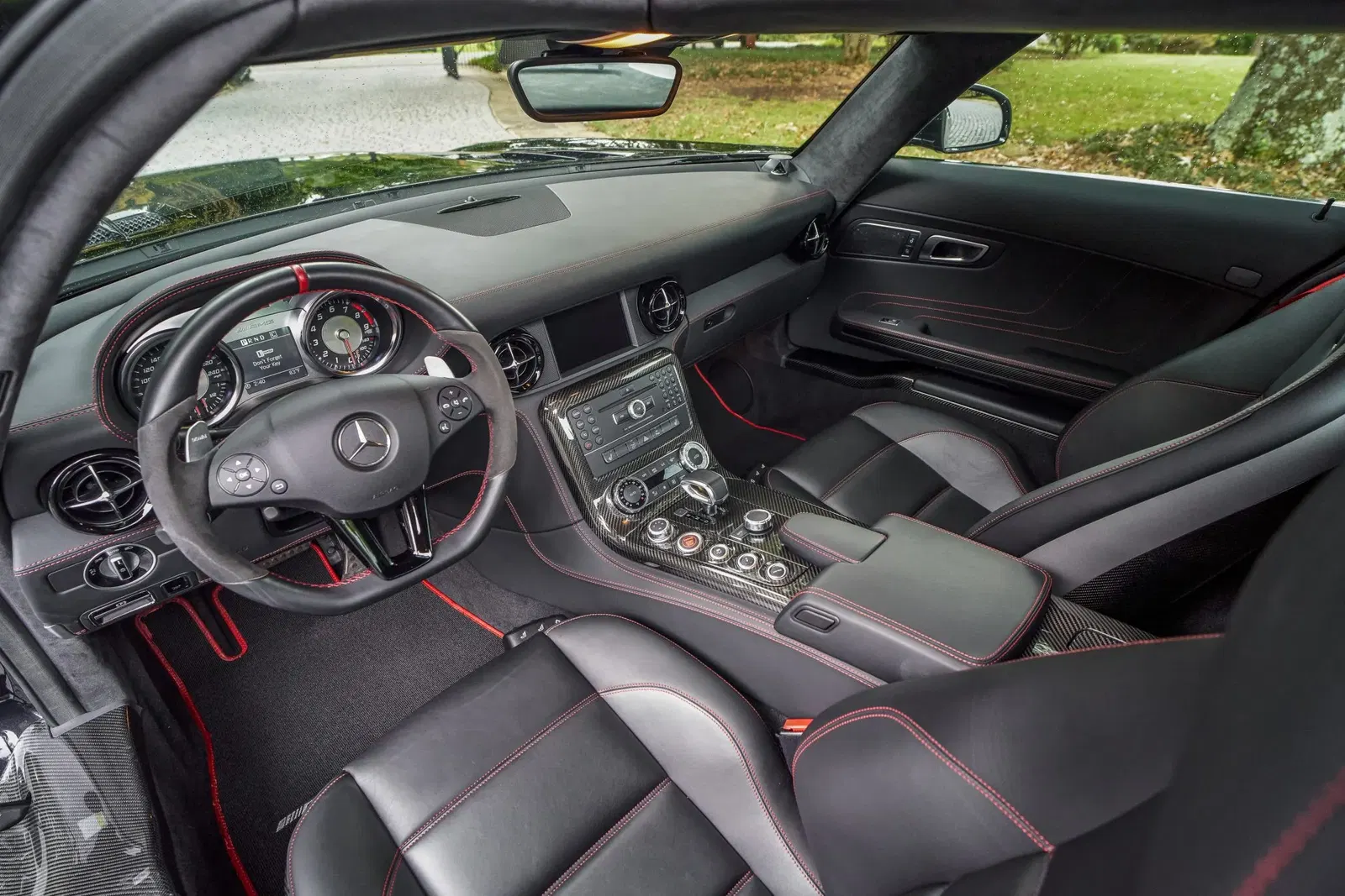 3,400-Mile 2013 Mercedes-Benz SLS AMG GT Coupe