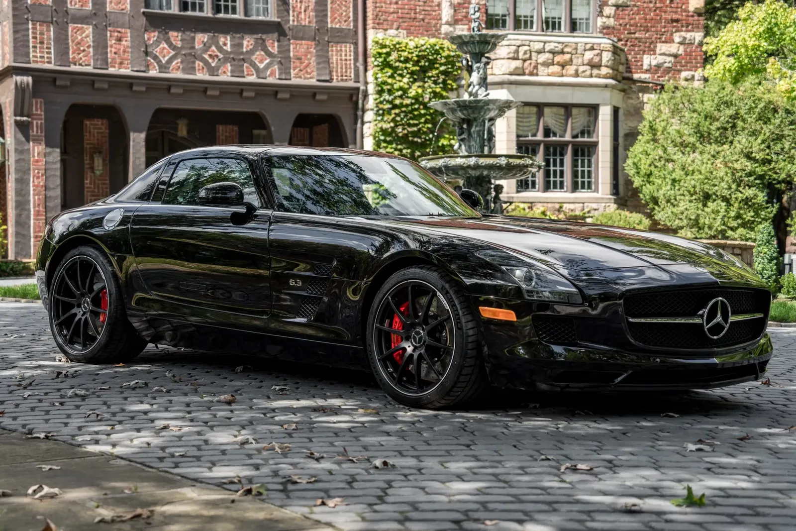 3,400-Mile 2013 Mercedes-Benz SLS AMG GT Coupe