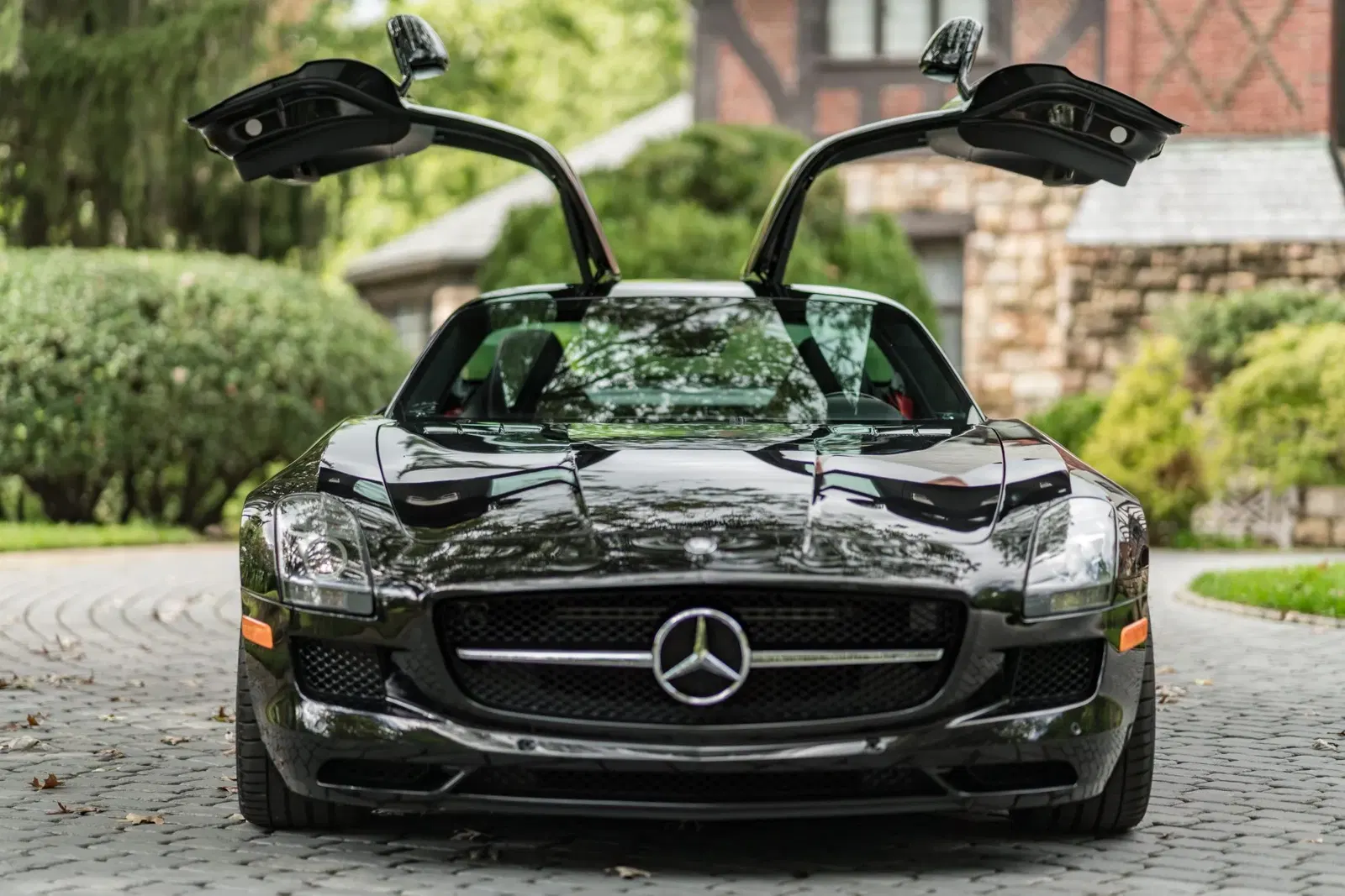3,400-Mile 2013 Mercedes-Benz SLS AMG GT Coupe