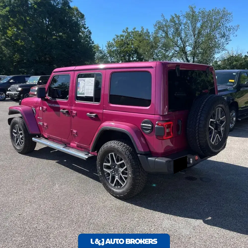 2024 Jeep Wrangler Sahara