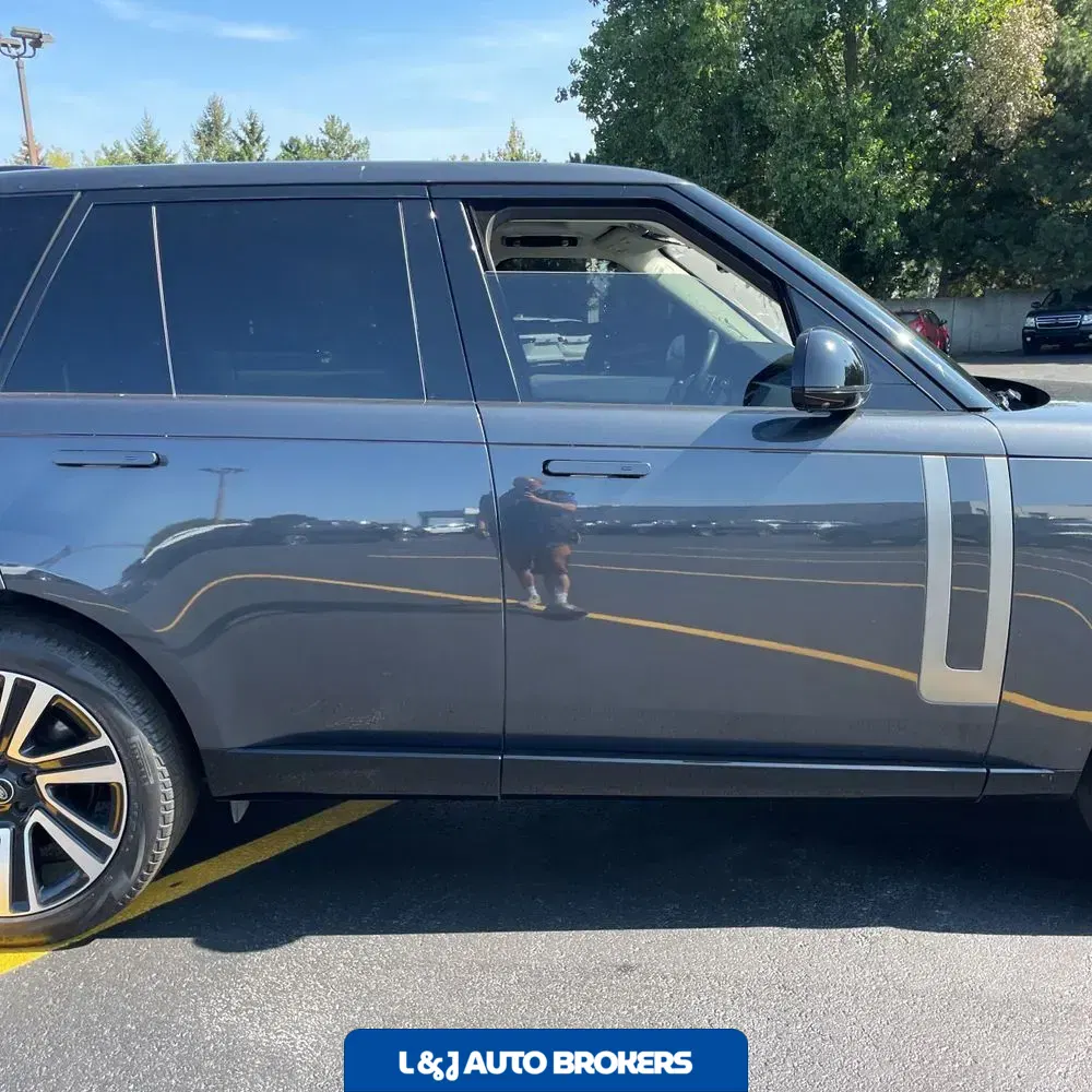 2023 Land Rover Range Rover P530 SE