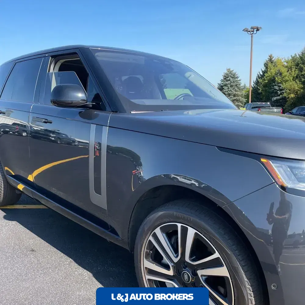 2023 Land Rover Range Rover P530 SE