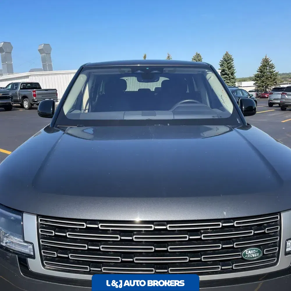 2023 Land Rover Range Rover P530 SE
