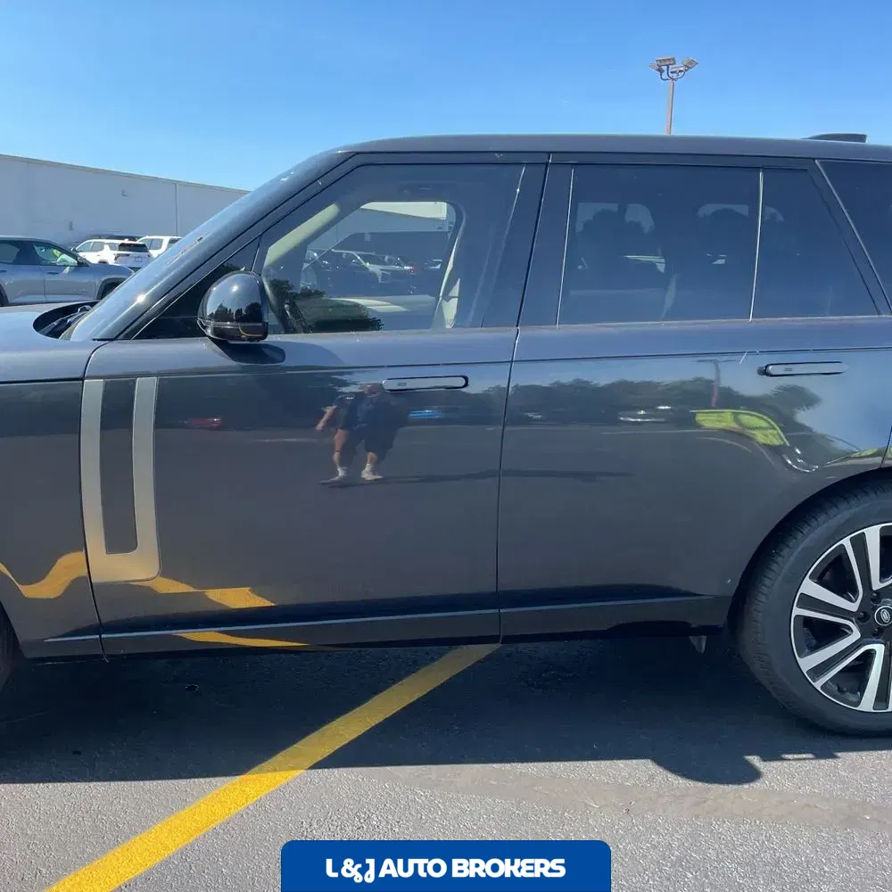2023 Land Rover Range Rover P530 SE