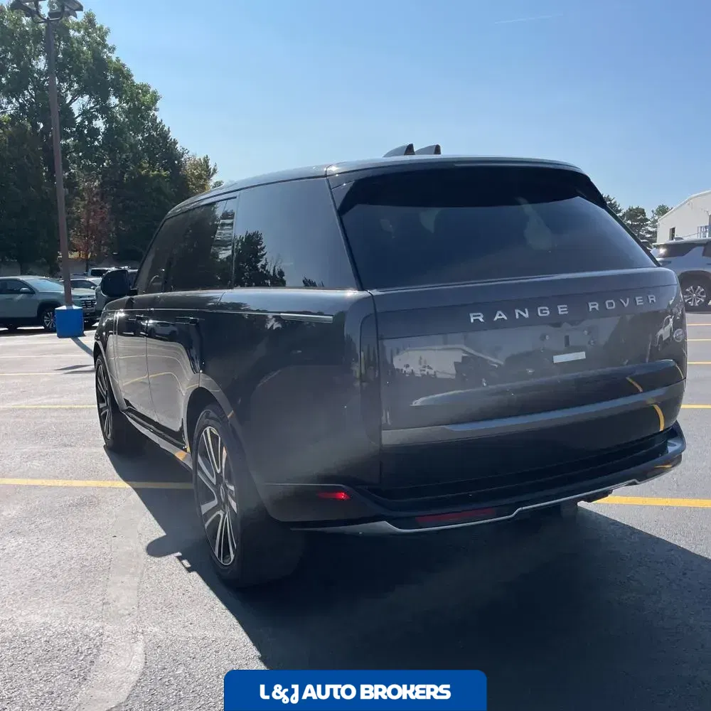 2023 Land Rover Range Rover P530 SE