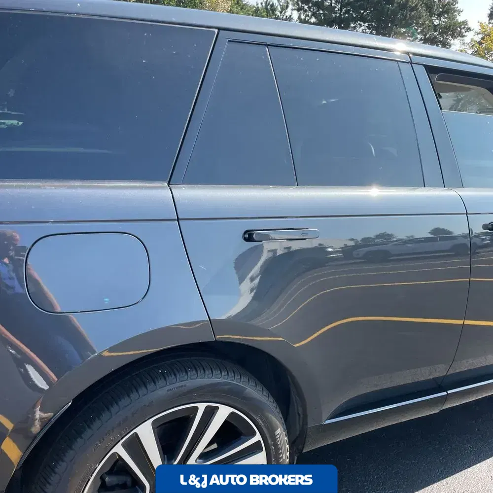 2023 Land Rover Range Rover P530 SE