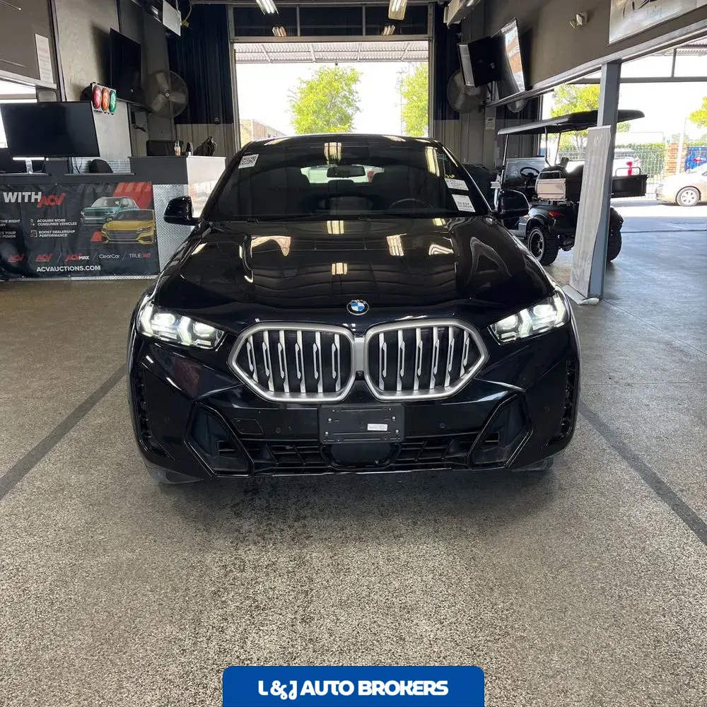2025 BMW X6 XDrive40i