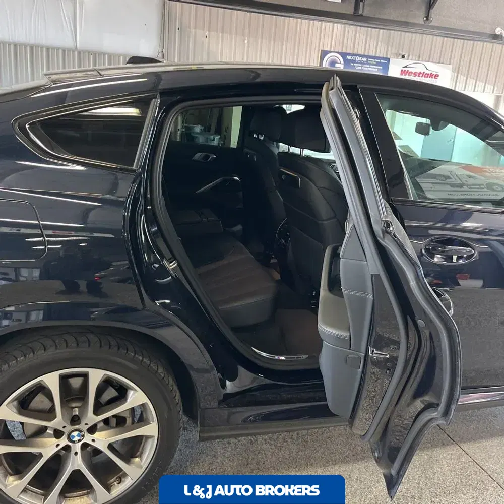 2025 BMW X6 XDrive40i