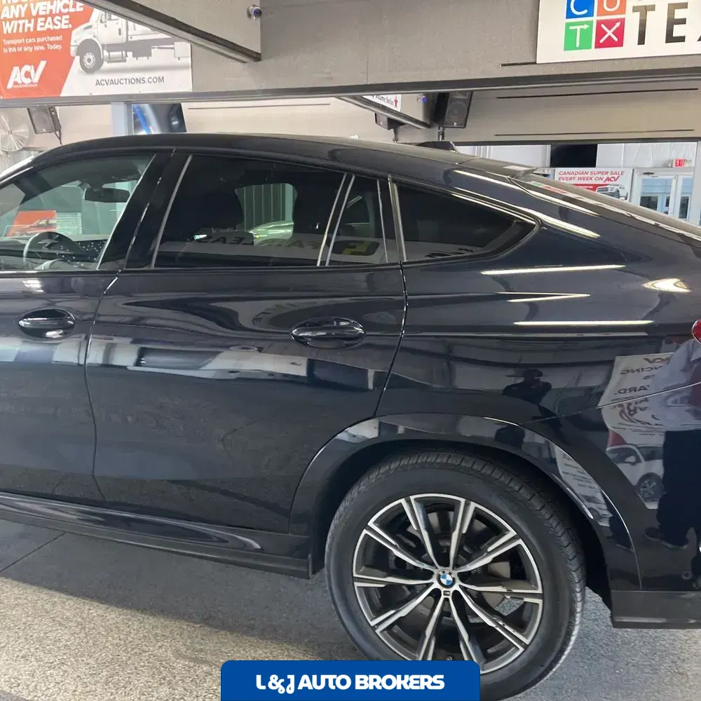 2025 BMW X6 XDrive40i