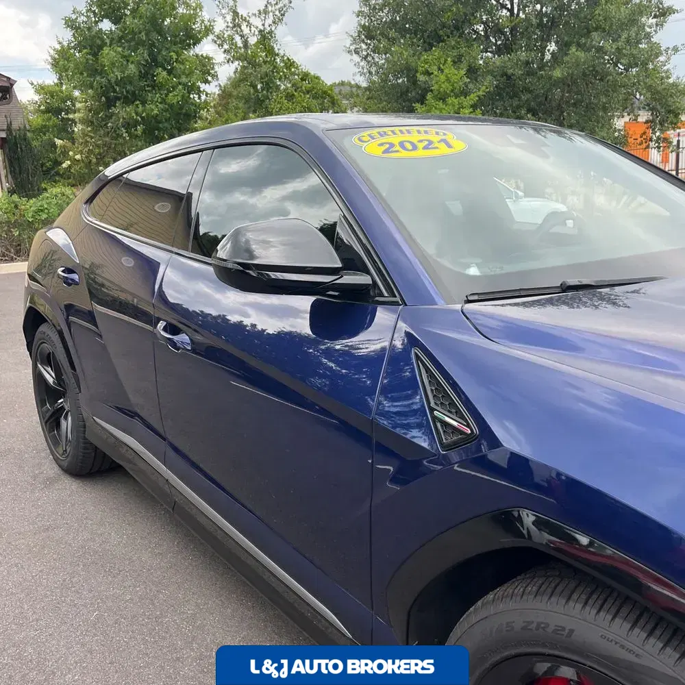 2021 Lamborghini Urus Base