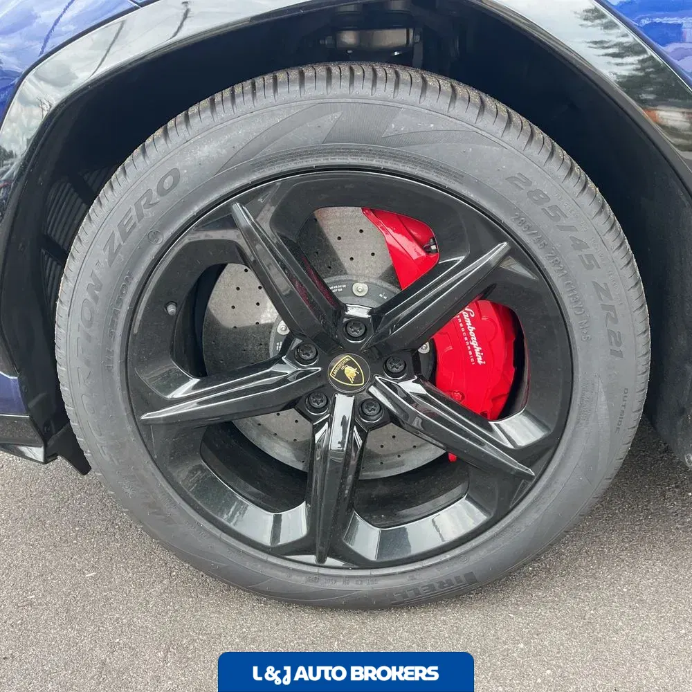 2021 Lamborghini Urus Base