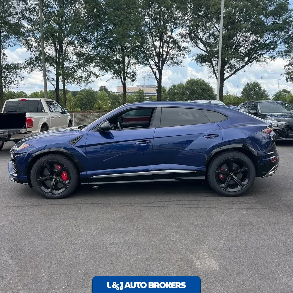 2021 Lamborghini Urus Base