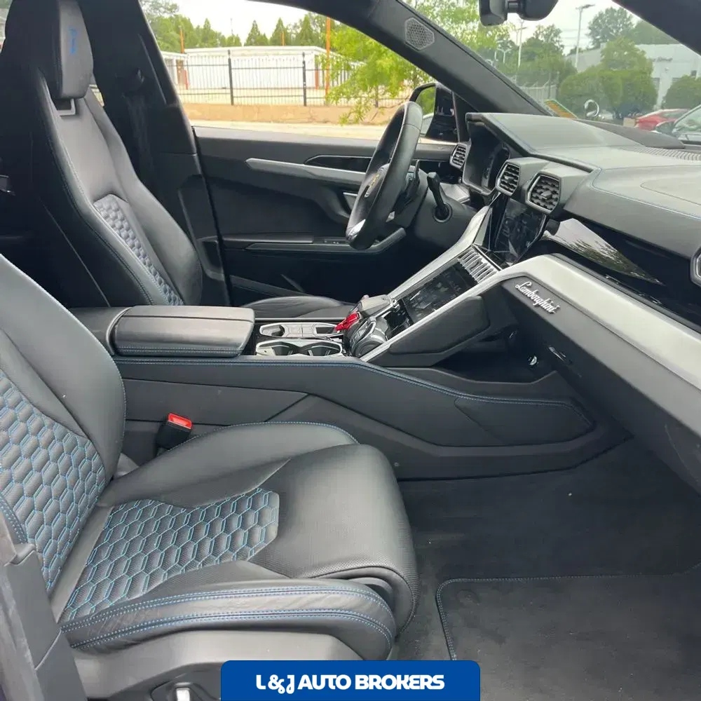 2021 Lamborghini Urus Base
