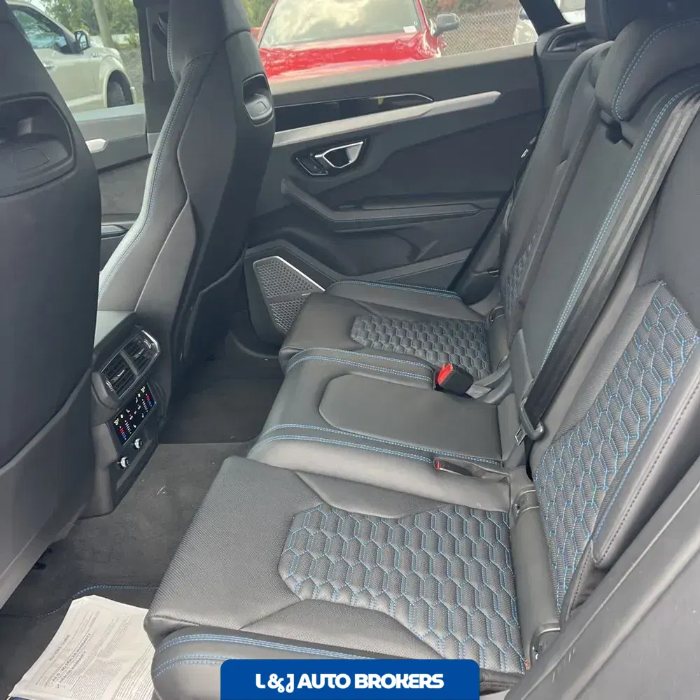 2021 Lamborghini Urus Base
