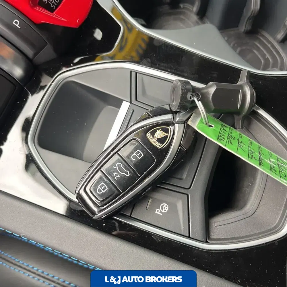 2021 Lamborghini Urus Base