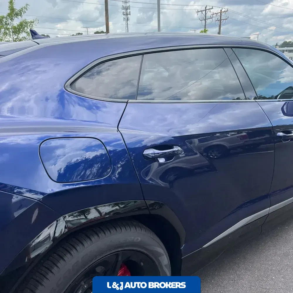 2021 Lamborghini Urus Base
