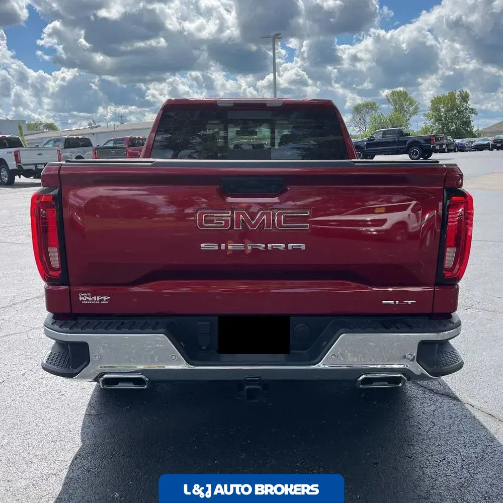 2024 GMC Sierra 1500 SLT