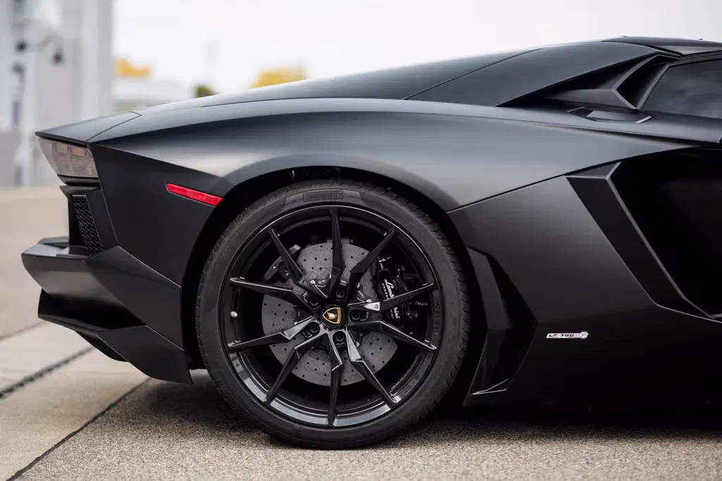 2015 Lamborghini Aventador Roadster