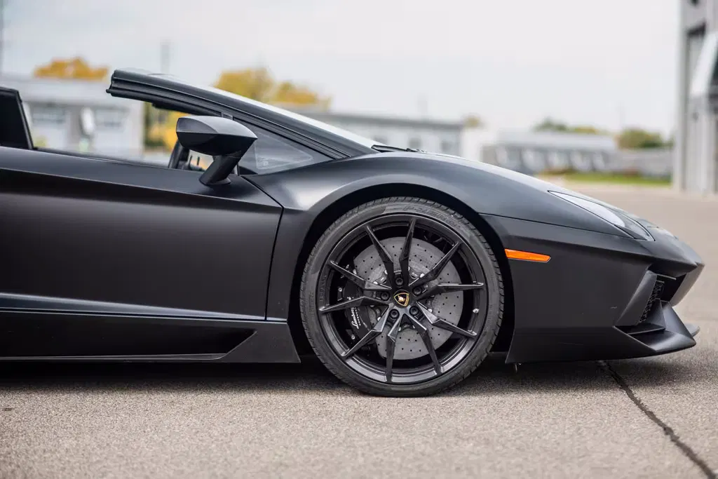 2015 Lamborghini Aventador Roadster