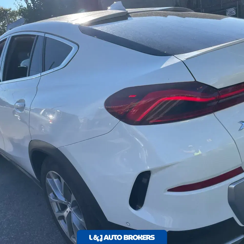 2023 BMW X6 XDrive40i
