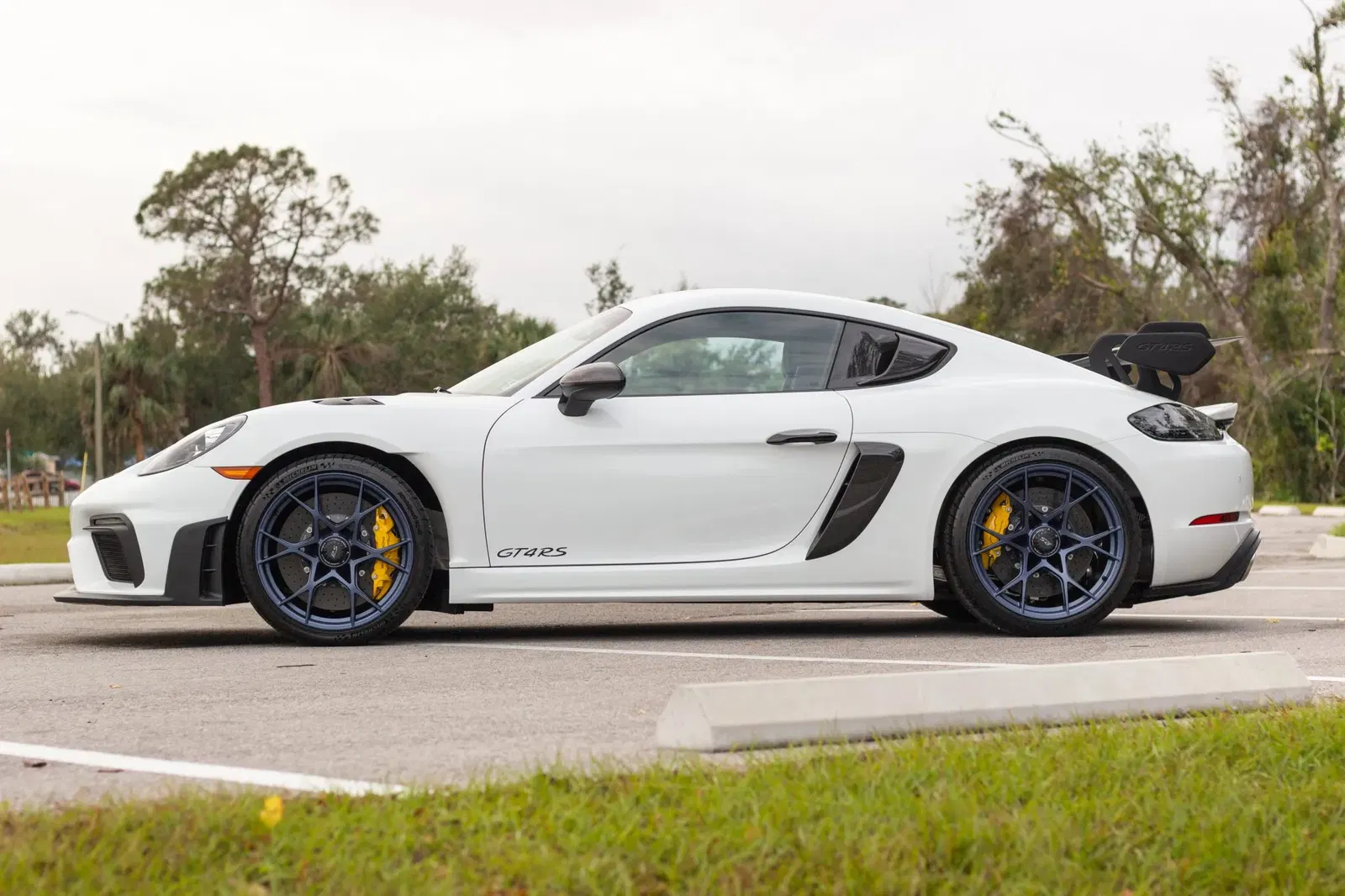 2023 Porsche 718 Cayman GT4 RS Weissach
