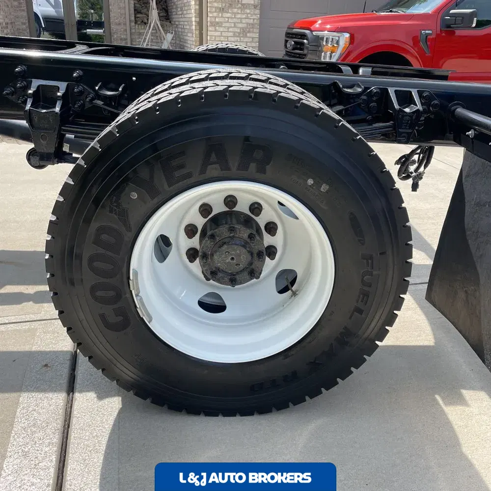 2025 Ford F-750 Super Duty