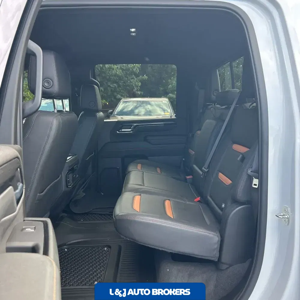 2024 GMC Sierra 2500 AT4