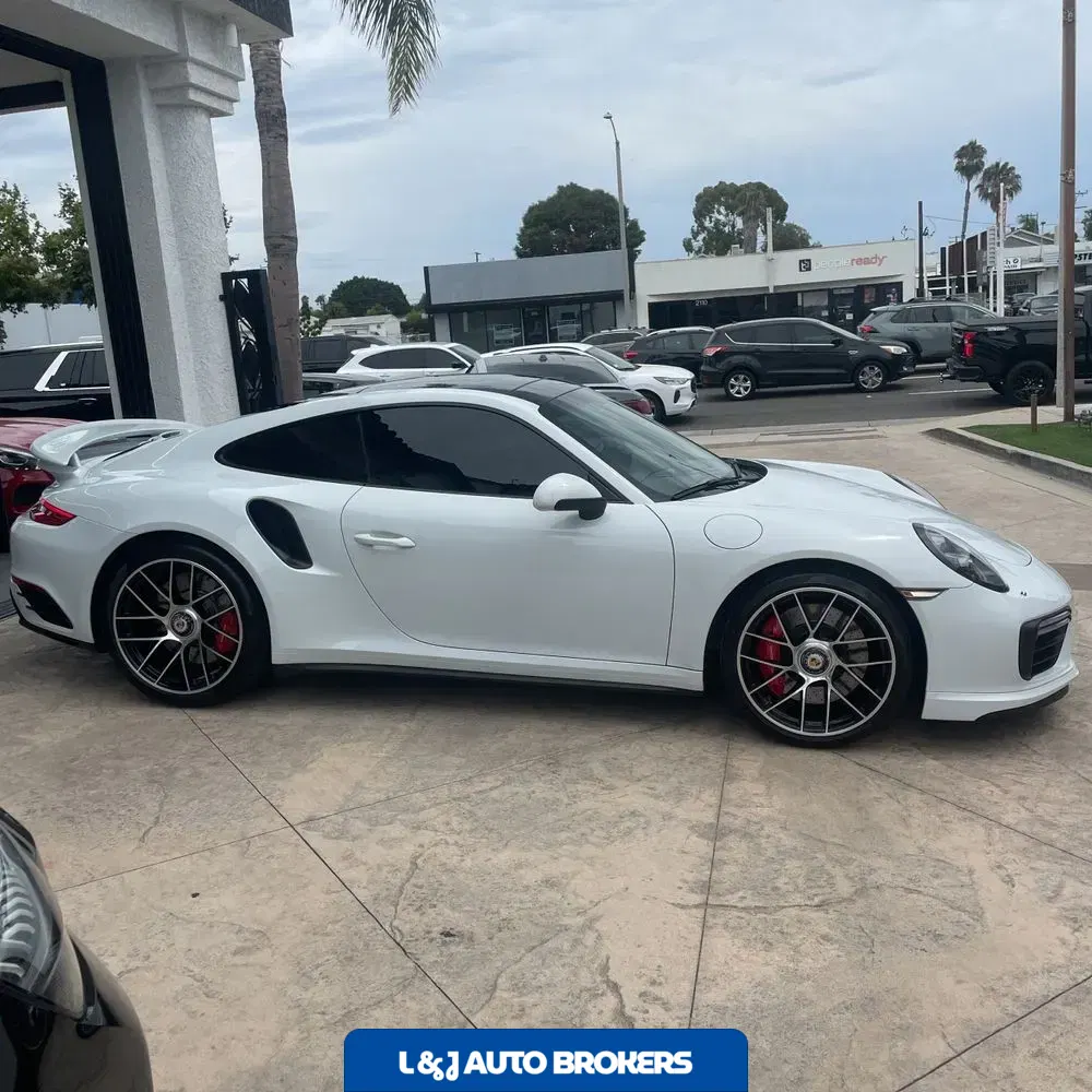 2017 Porsche 911 Carrera 4 Turbo S