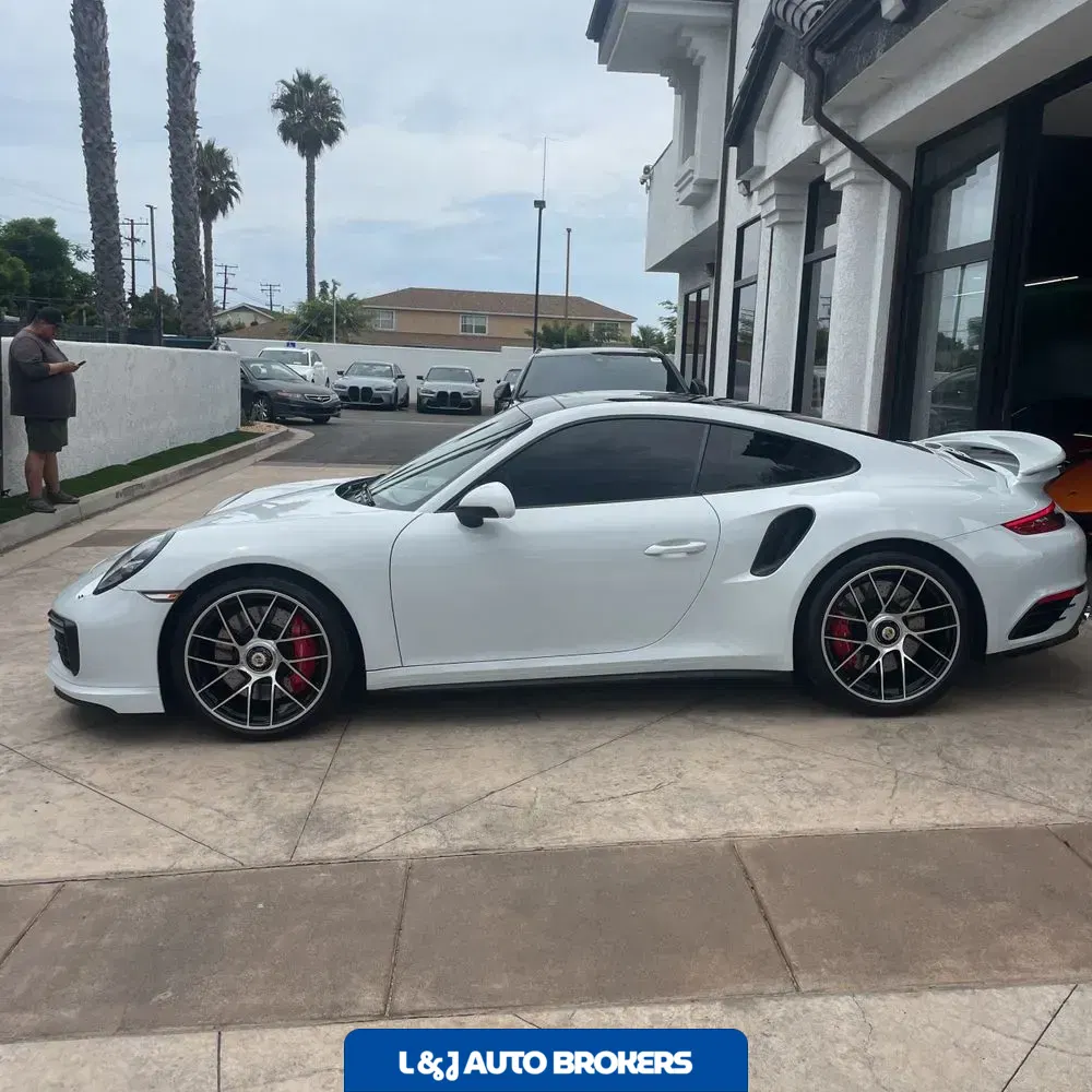 2017 Porsche 911 Carrera 4 Turbo S