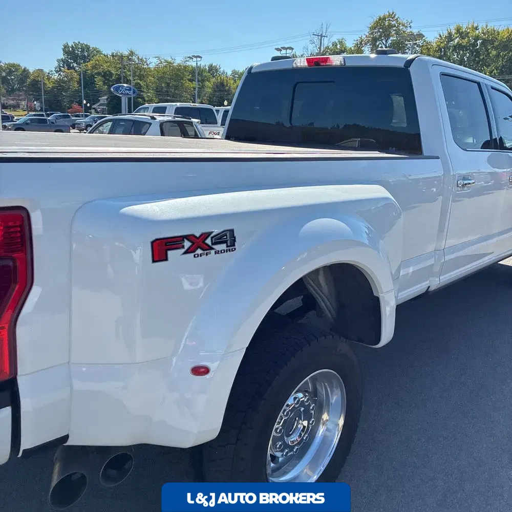 2022 Ford F-450 Super Duty Platinum