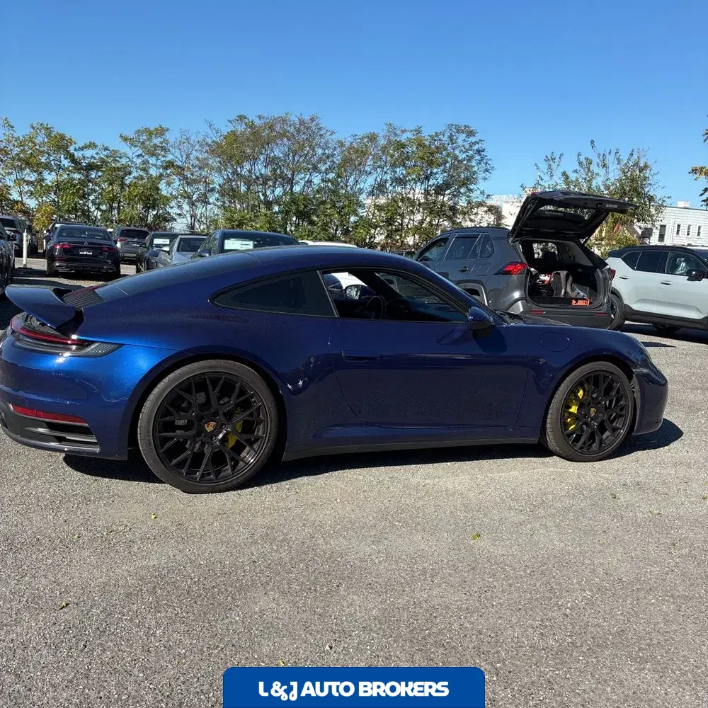 2020 Porsche 911 Carrera
