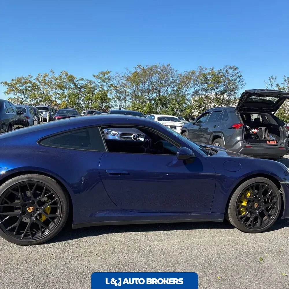 2020 Porsche 911 Carrera