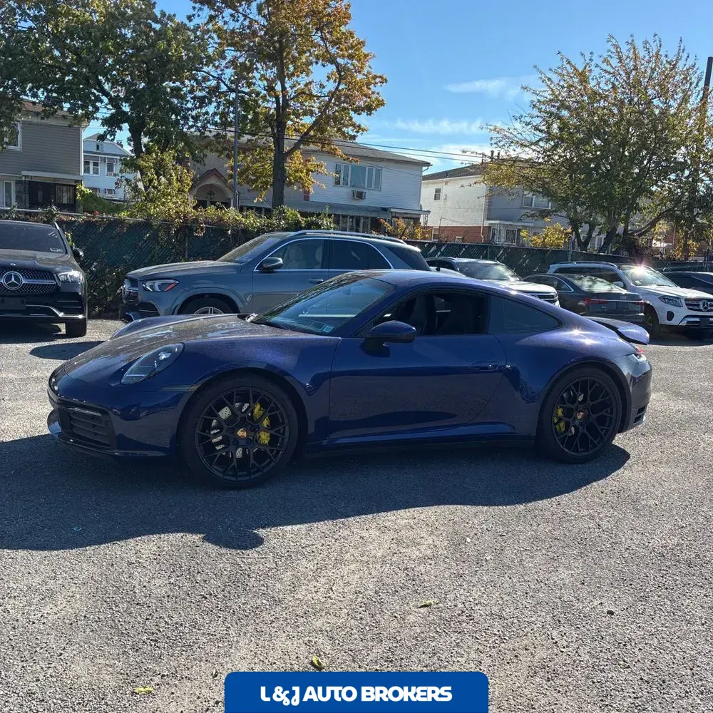 2020 Porsche 911 Carrera