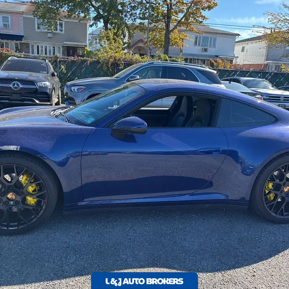 2020 Porsche 911 Carrera