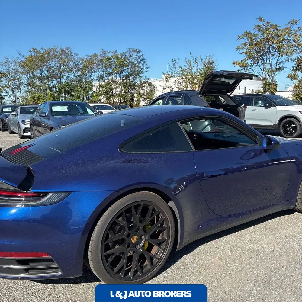 2020 Porsche 911 Carrera