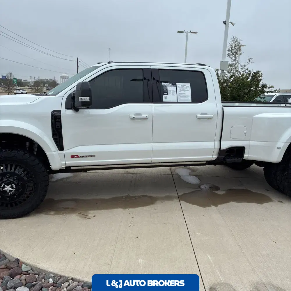 2025 Ford F450SD Platinum