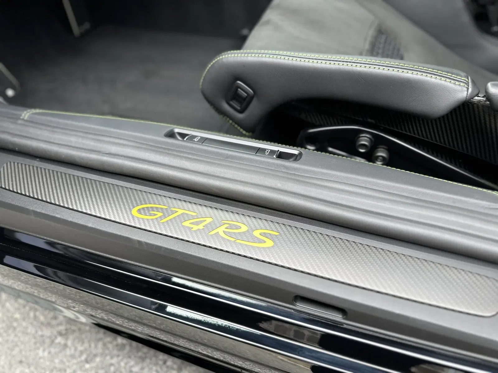2023 Porsche 718 Cayman GT4 RS Weissach