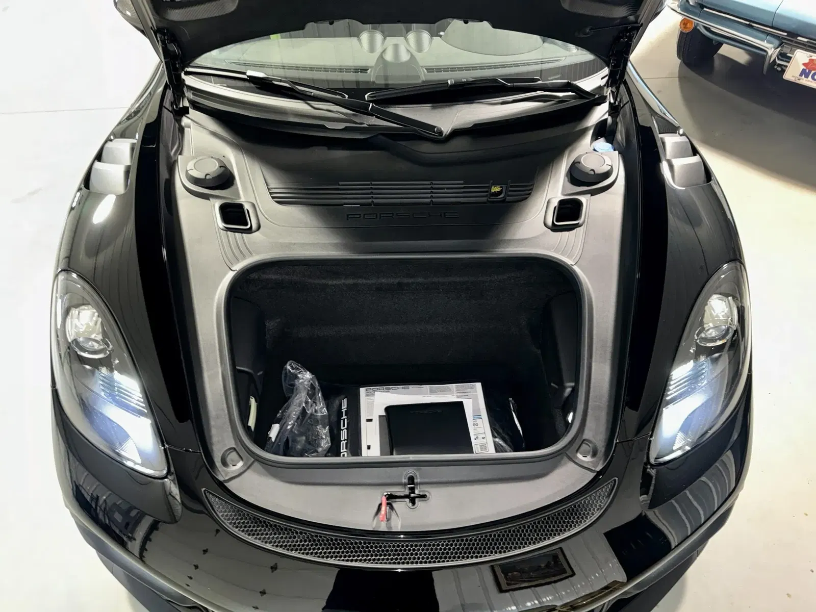 2023 Porsche 718 Cayman GT4 RS Weissach