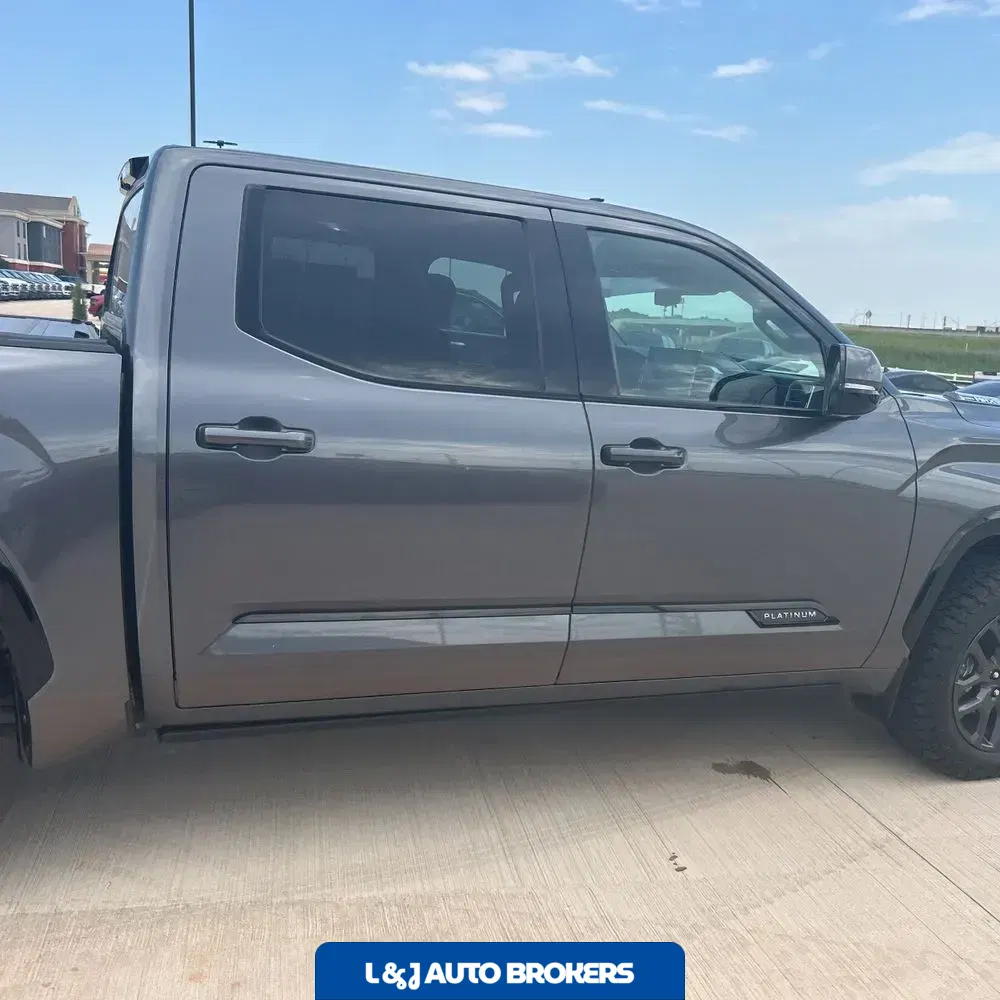 2023 Toyota Tundra Platinum HV