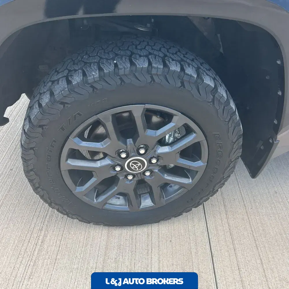 2023 Toyota Tundra Platinum HV