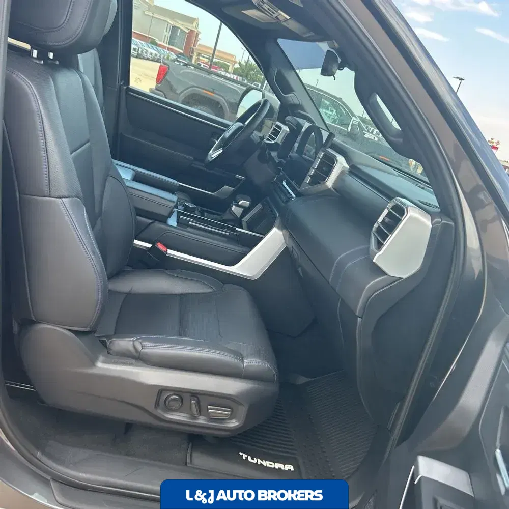 2023 Toyota Tundra Platinum HV