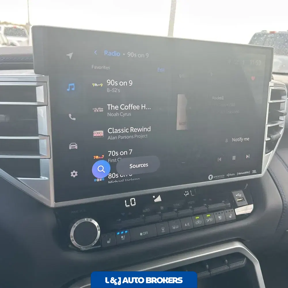 2023 Toyota Tundra Platinum HV