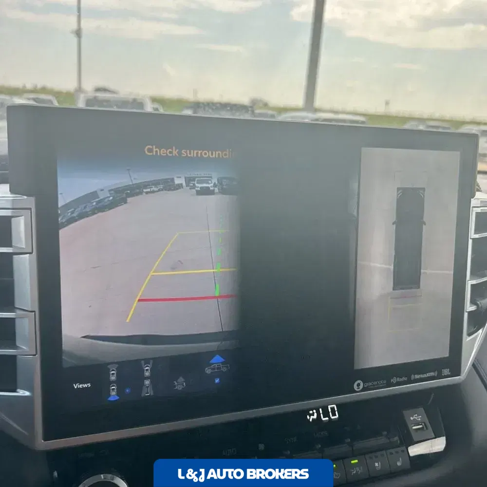 2023 Toyota Tundra Platinum HV