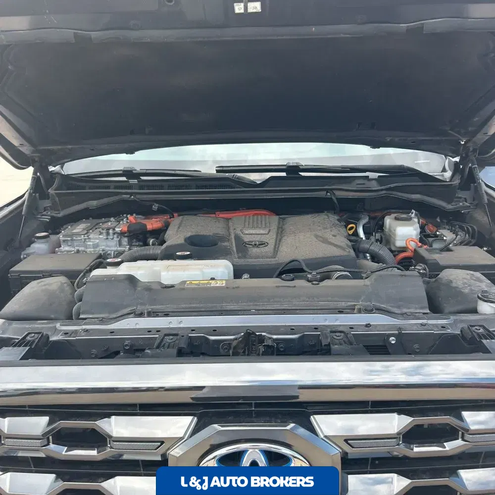 2023 Toyota Tundra Platinum HV