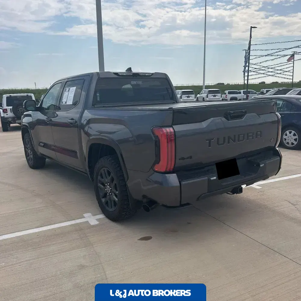 2023 Toyota Tundra Platinum HV